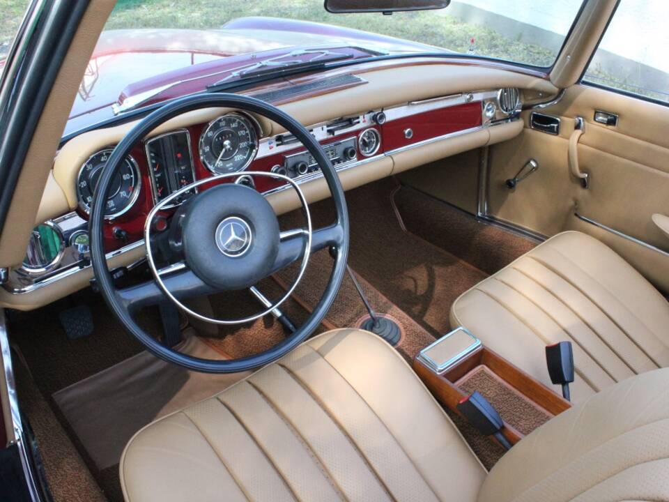 Image 9/19 of Mercedes-Benz 280 SL (1969)