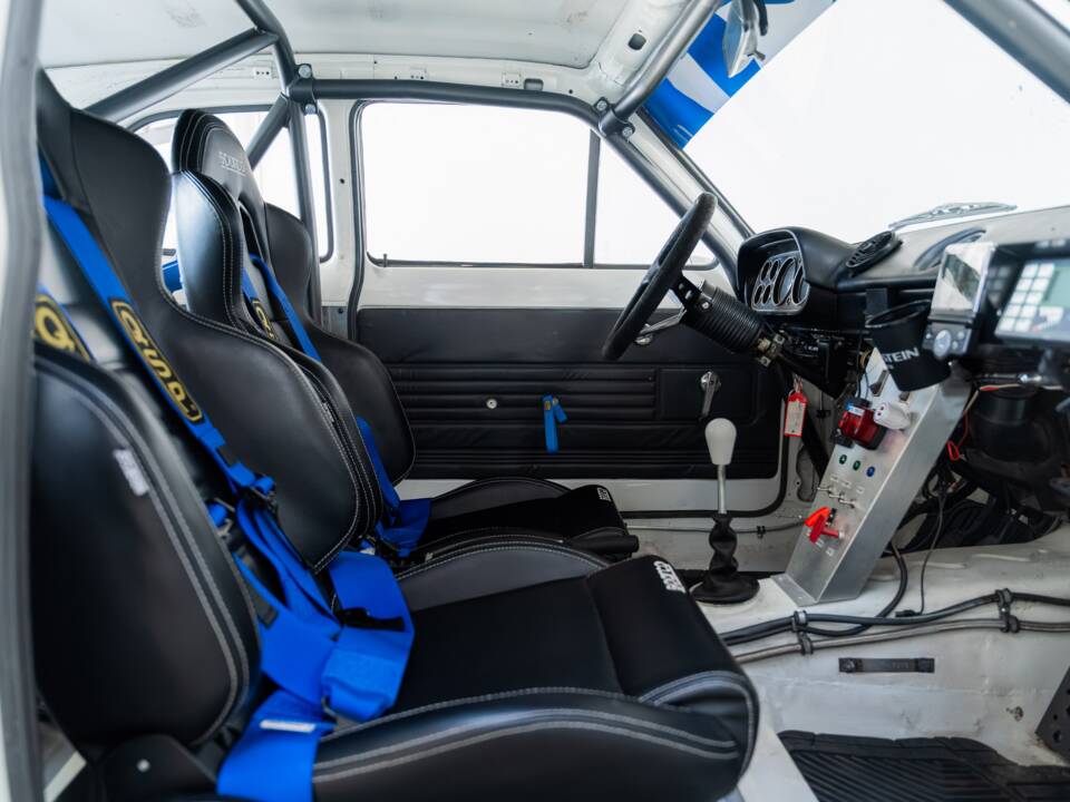 Image 24/47 de Ford Escort RS 2000 (1975)