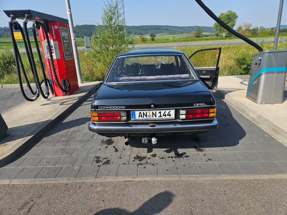 Bild 3/18 von Opel Commodore 2,5 E (1981)