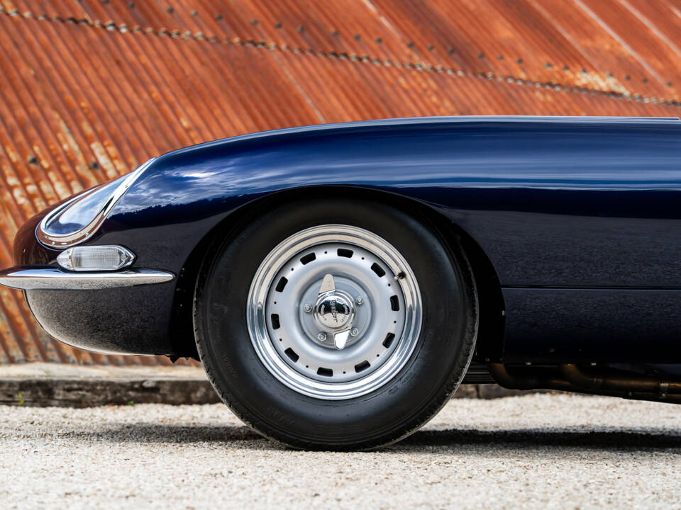 Image 38/39 of Jaguar E-Type &quot;Lightweight&quot; (1962)