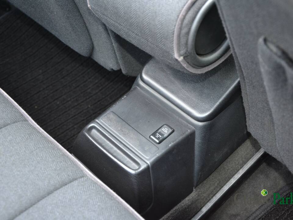 Bild 37/50 von Mercedes-Benz E 200 (1994)