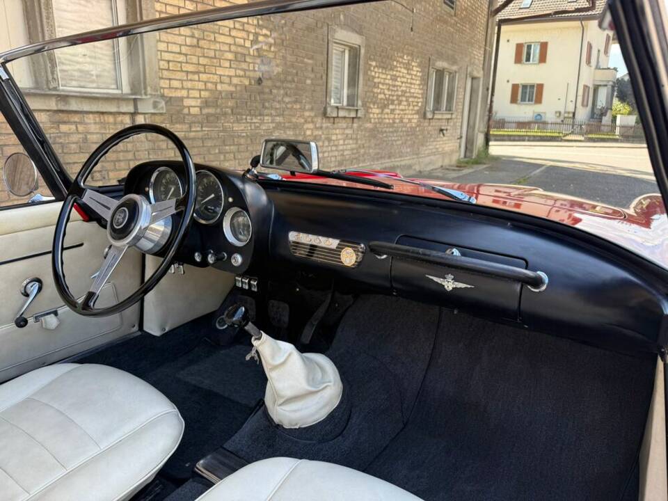 Image 13/20 of Alfa Romeo 2000 Spider (1961)