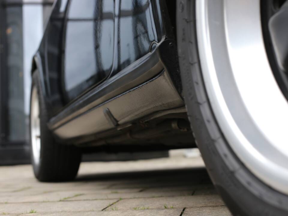 Image 14/43 of Porsche 911 Carrera 3.2 (1985)