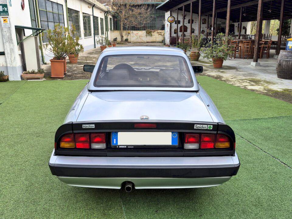 Afbeelding 62/70 van Alfa Romeo 2.0 Spider QV (1987)
