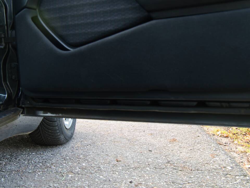 Image 60/63 of Mercedes-Benz 220 E (1993)