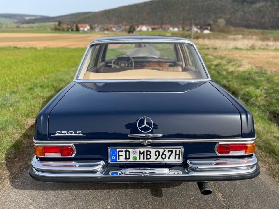 Image 13/52 of Mercedes-Benz 250 S (1967)