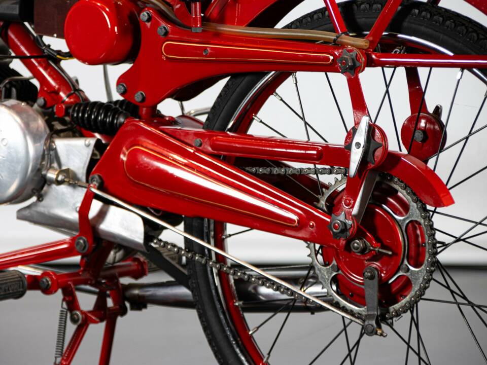 Imagen 11/50 de Moto Guzzi DUMMY (1957)