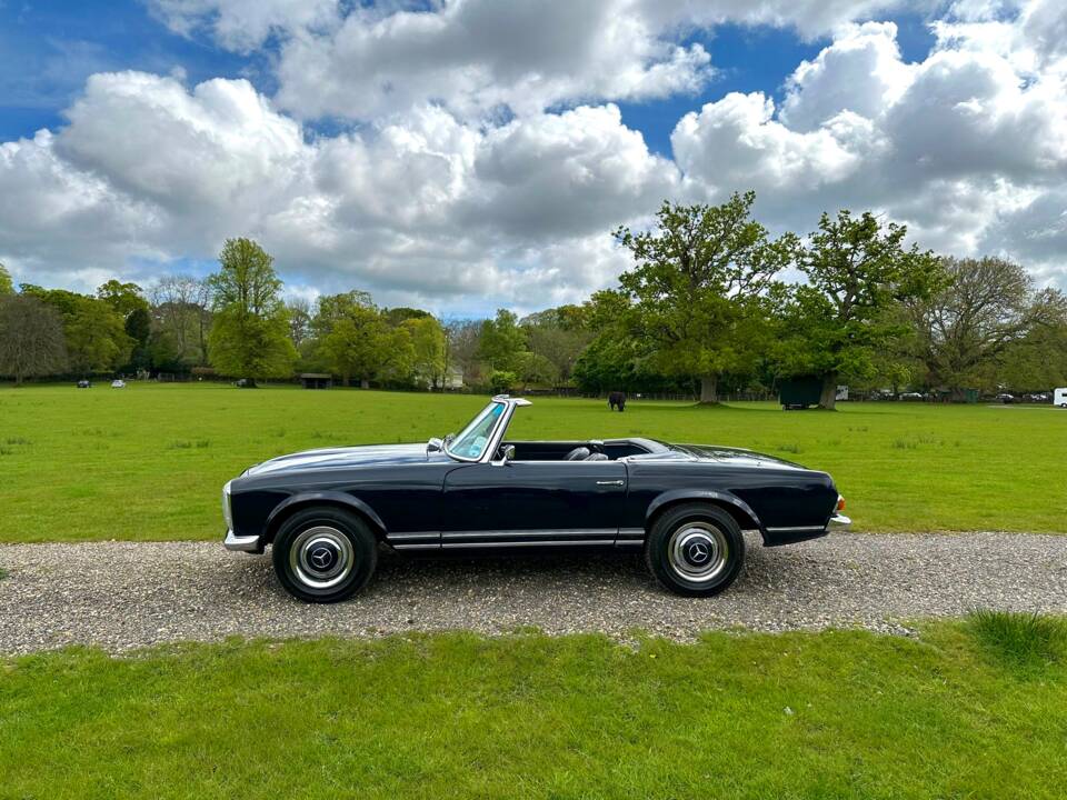 Image 12/55 of Mercedes-Benz 230 SL (1967)