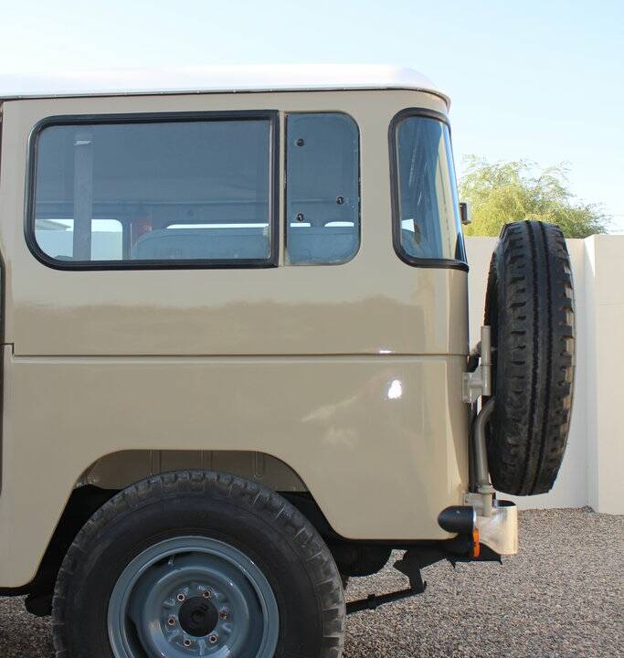 Image 3/8 of Toyota Land Cruiser FJ 40 (1979)