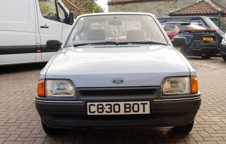 Bild 6/50 von Ford Escort 1.3 (1986)