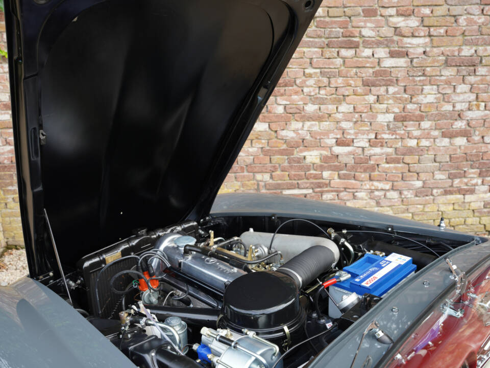 Image 9/50 of Mercedes-Benz 190 SL (1957)