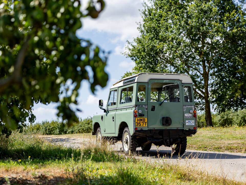 Image 15/50 of Land Rover 88 (1978)