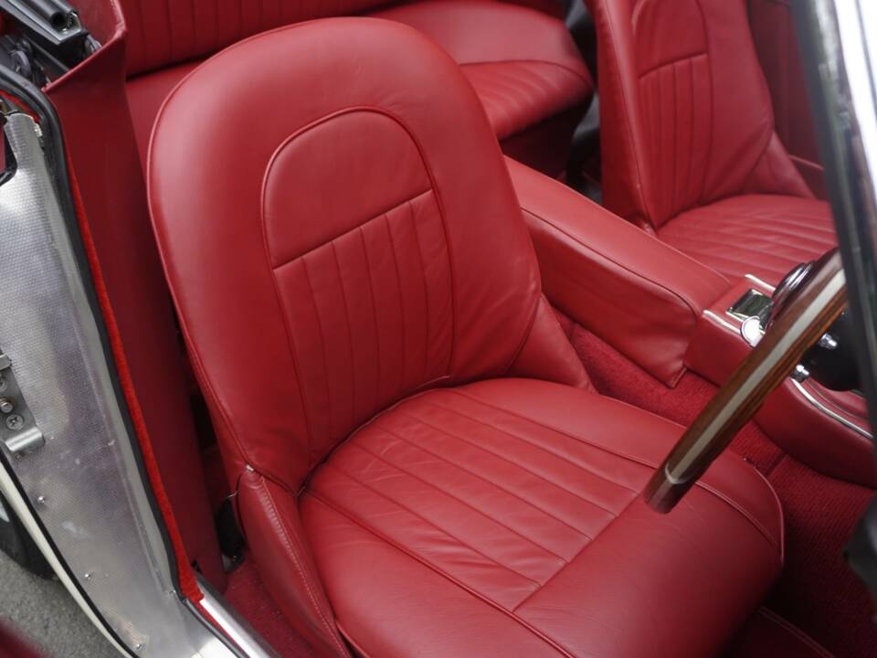 Immagine 9/25 di Austin-Healey 3000 Mk III (BJ8) (1964)