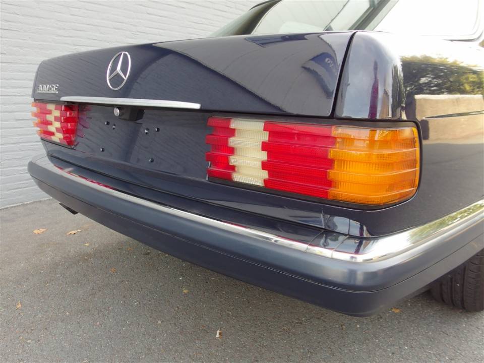 Imagen 16/79 de Mercedes-Benz 300 SE (1990)
