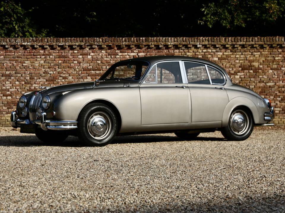 Bild 12/50 von Jaguar Mk II 3.4 (1966)