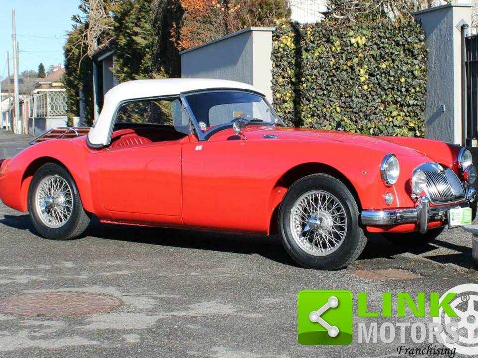 Image 3/10 of MG MGA 1500 (1959)