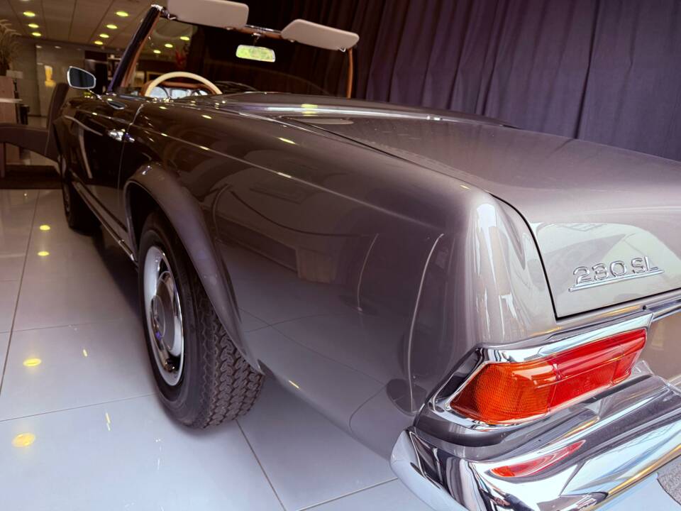 Image 30/36 of Mercedes-Benz 230 SL (1966)