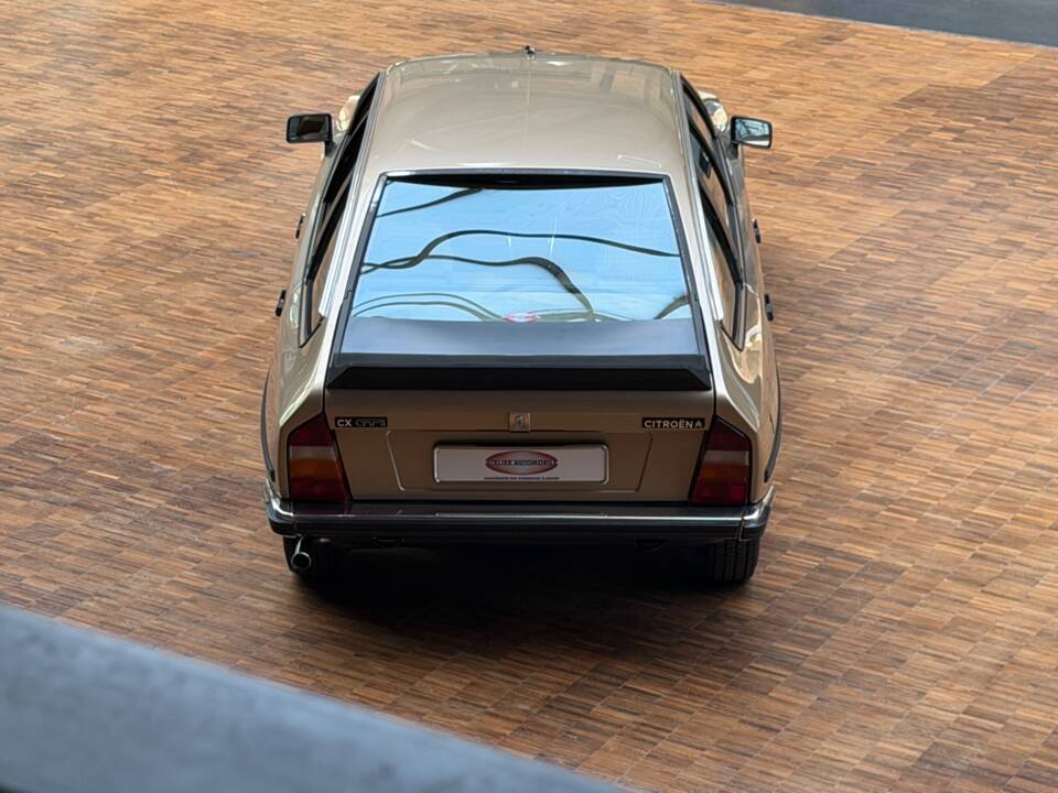 Immagine 14/43 di Citroën CX 2400 GTi (1982)