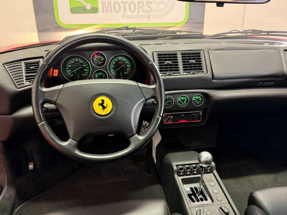 Bild 19/50 von Ferrari F 355 Berlinetta (1997)
