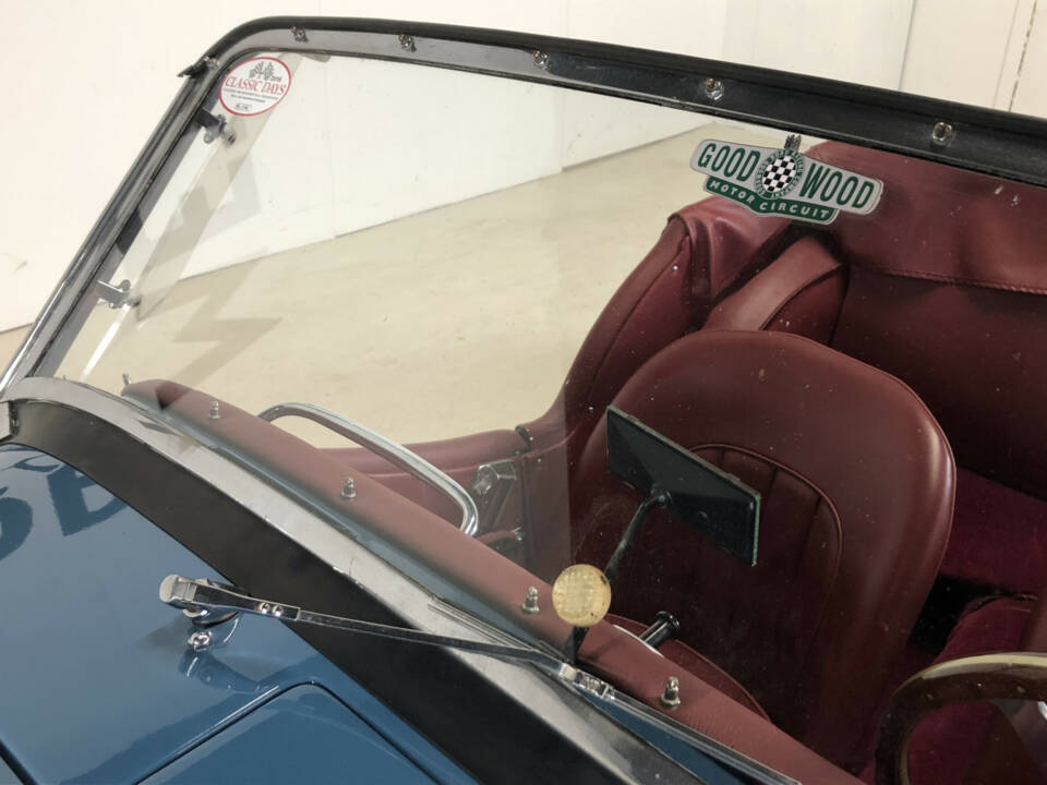 Image 16/31 of Triumph TR 3A (1957)