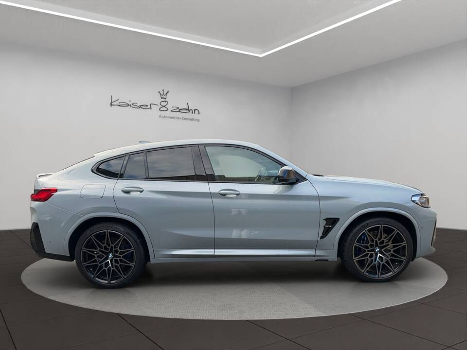 Image 5/29 of BMW X4 M (2022)