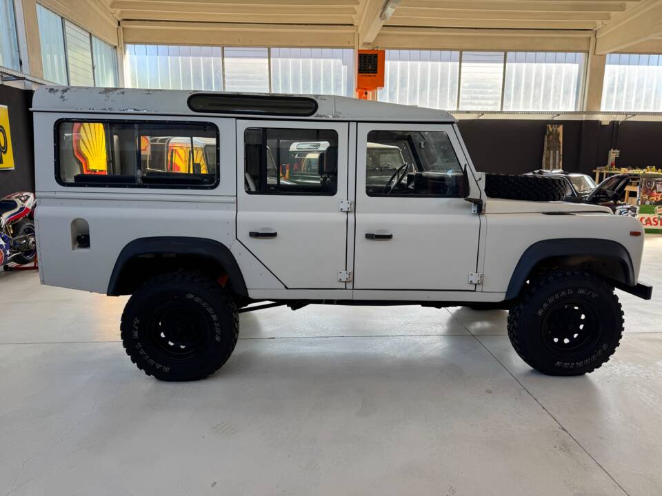 Image 15/45 de Land Rover Defender 110 (1991)