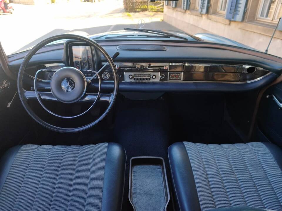 Afbeelding 10/25 van Mercedes-Benz 200 (1967)