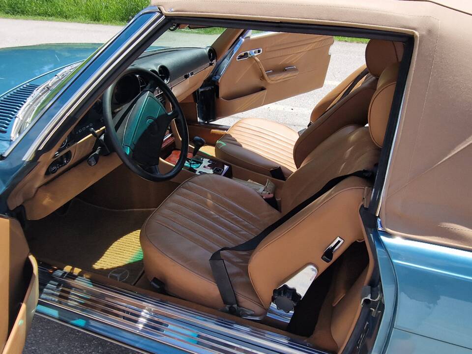 Image 18/82 of Mercedes-Benz 560 SL (1986)