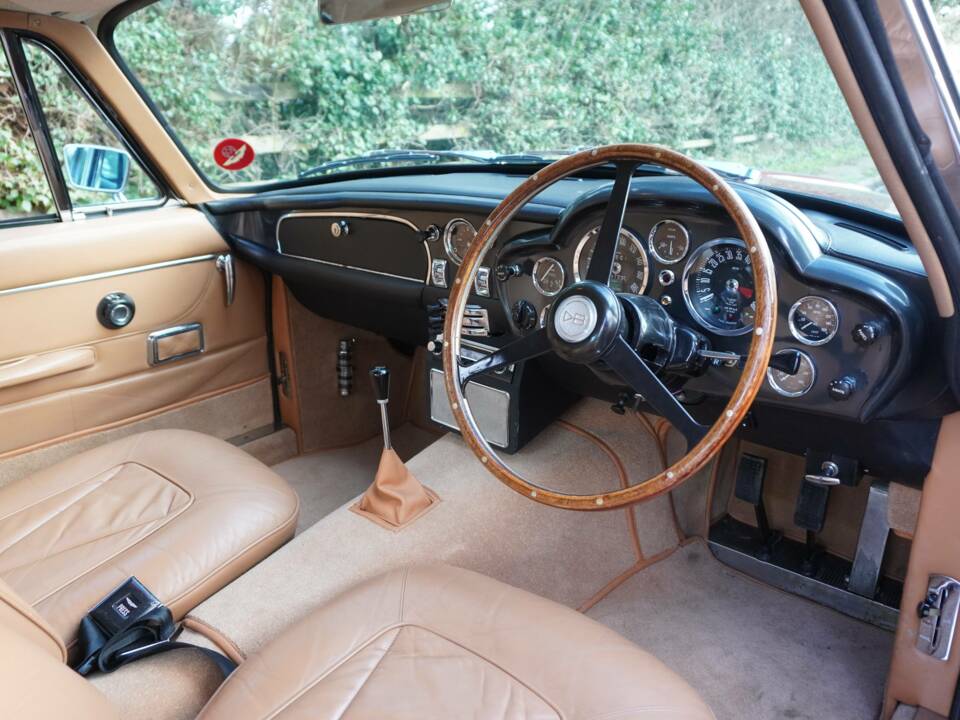 Afbeelding 8/18 van Aston Martin DB 6 Vantage (1969)