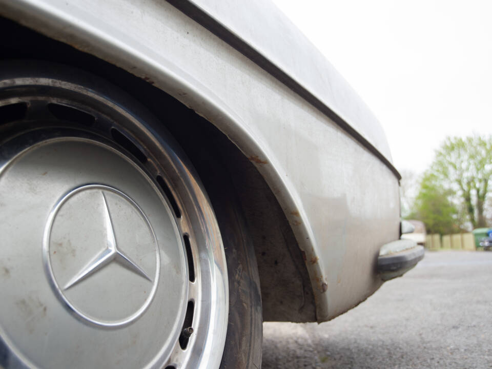 Image 36/39 of Mercedes-Benz 300 SEL 3.5 (1970)