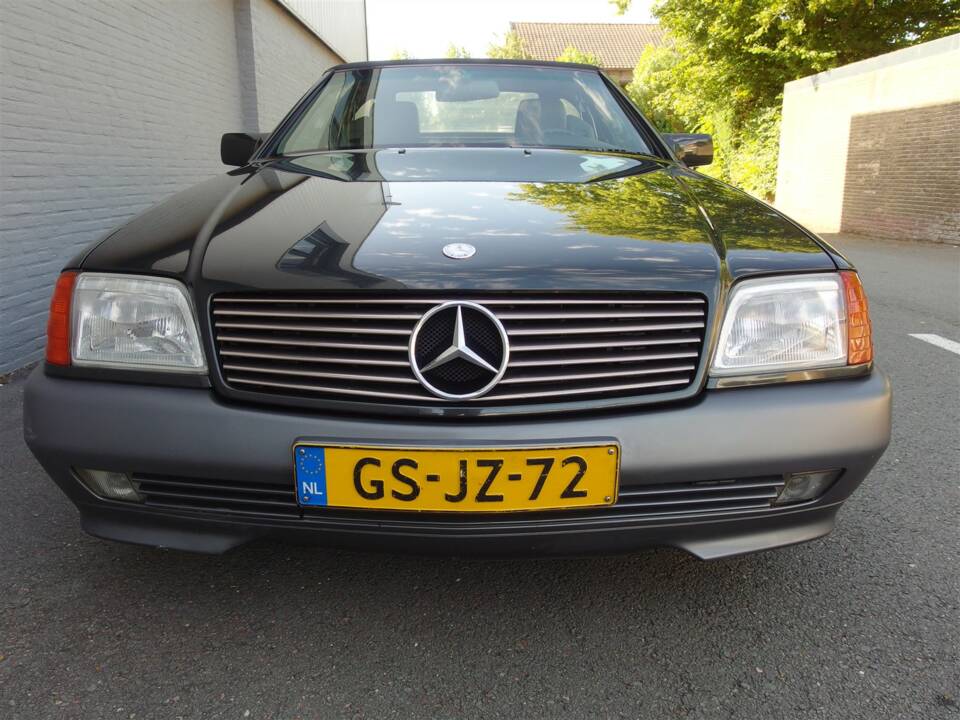 Image 7/96 of Mercedes-Benz 300 SL (1992)