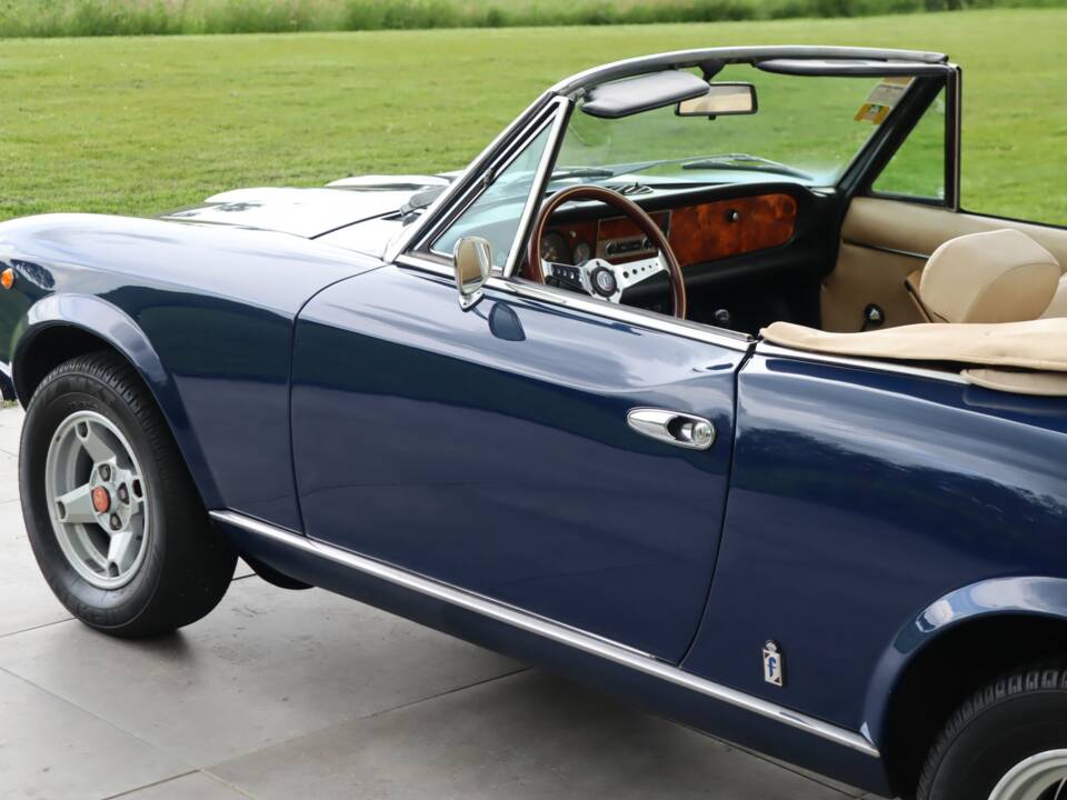 Image 19/50 of FIAT 124 Spider CS1 (1978)