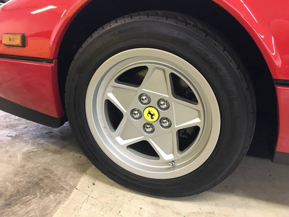Image 23/30 de Ferrari 328 GTS (1986)