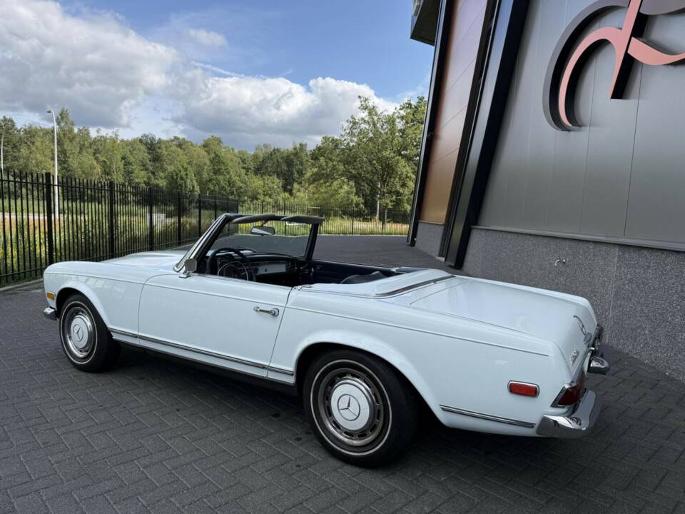 Image 9/50 of Mercedes-Benz 280 SL (1968)