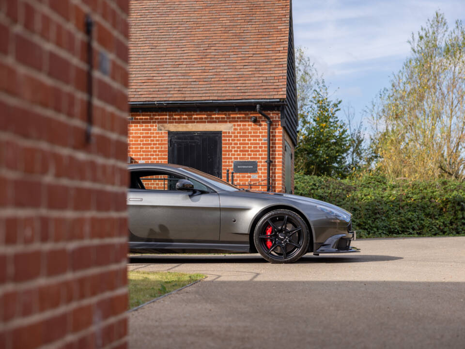 Image 56/65 of Aston Martin Vantage GT8 (2017)