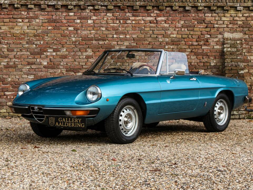 Image 27/50 of Alfa Romeo 2000 Spider Veloce (1981)