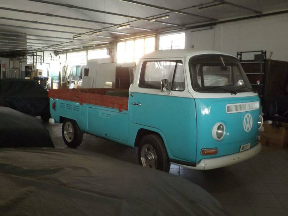 Image 2/43 de Volkswagen T2a pickup (1969)
