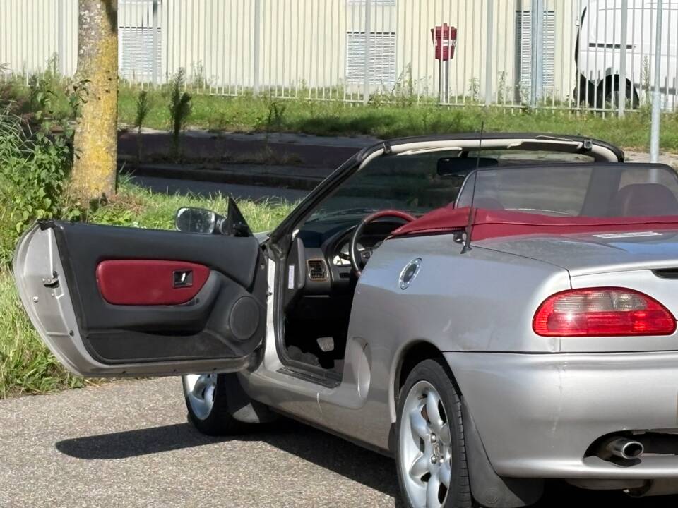 Imagen 4/25 de MG F 1.8i 75 LE (1999)