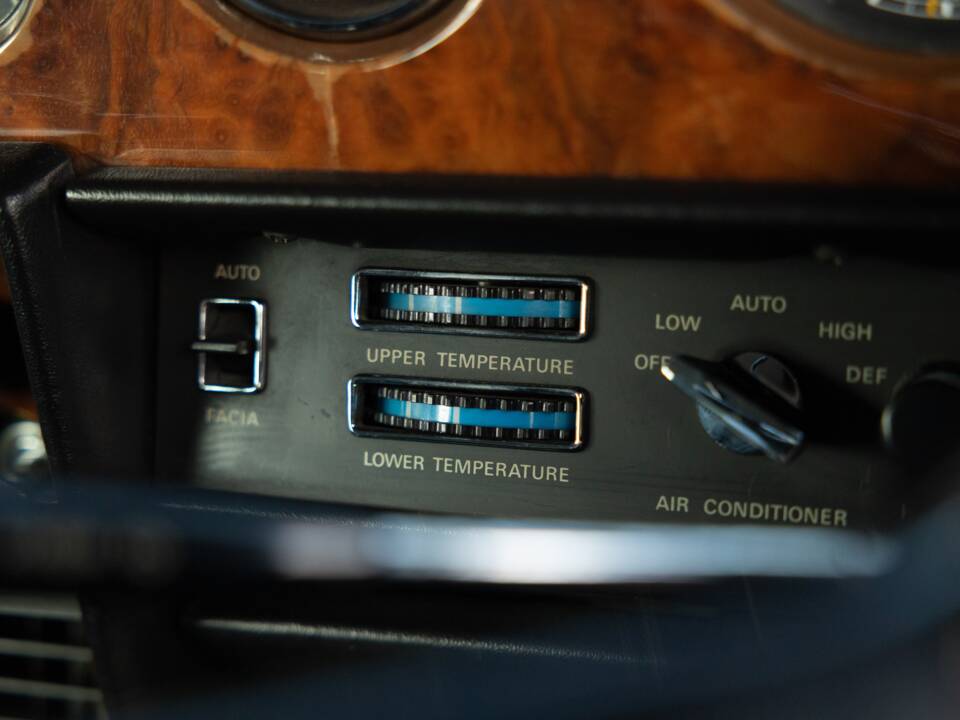 Bild 35/50 von Bentley T 2 (1980)