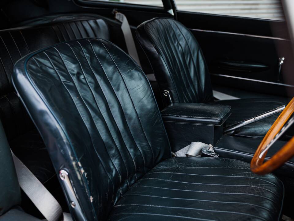 Image 23/46 of Jaguar E-Type (2+2) (1966)