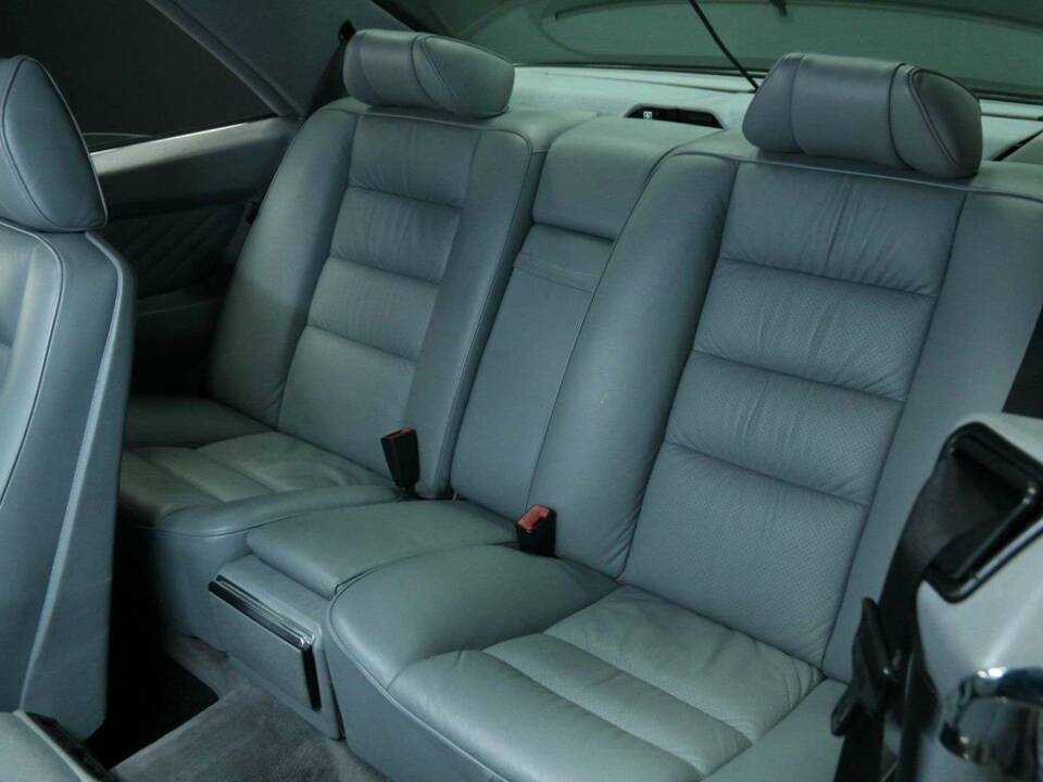 Afbeelding 26/50 van Mercedes-Benz 560 SEC (1991)