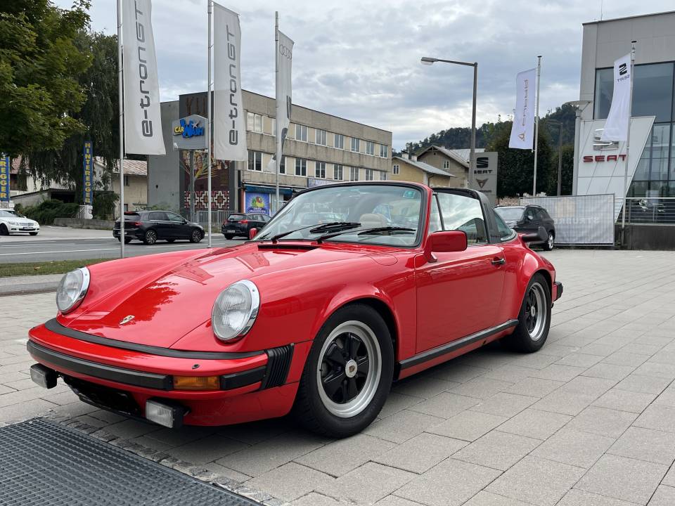 Image 13/33 de Porsche 911 SC 3.0 (1982)