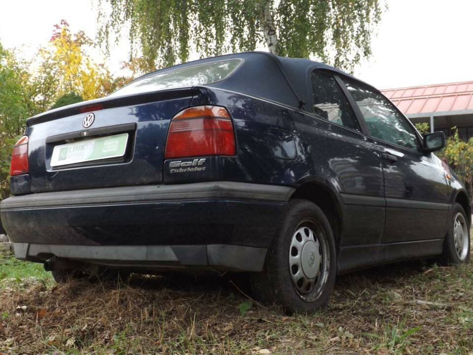 Image 39/50 of Volkswagen Golf III Cabrio 1.6 (1996)