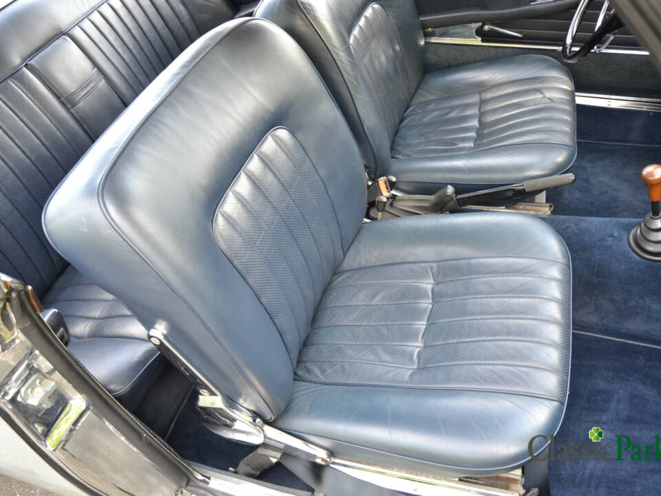 Image 21/50 of BMW 2000 CS (1970)
