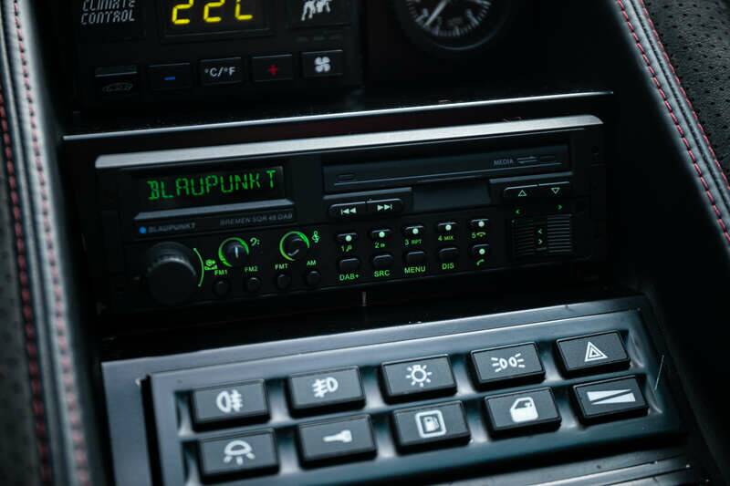 Image 30/48 of Lamborghini Diablo (1991)
