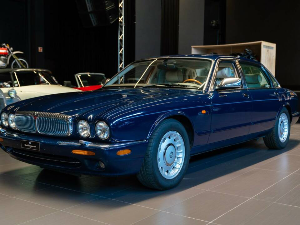 Bild 11/50 von Daimler Super V8 (1997)