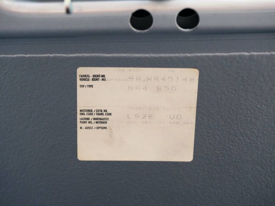 Image 33/37 de Porsche 911 Carrera 2 (WTL) (1992)