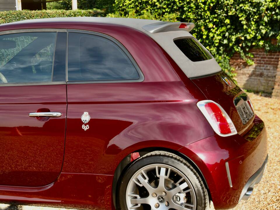 Immagine 17/50 di Abarth 695 &quot;Edizione Maserati&quot; (2013)