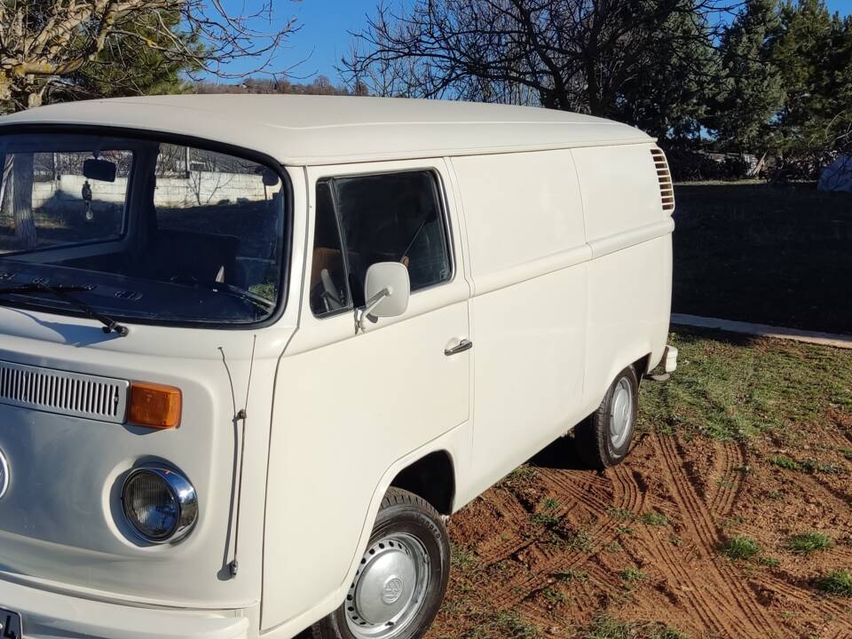 Bild 73/98 von Volkswagen T2b Kastenwagen (1979)
