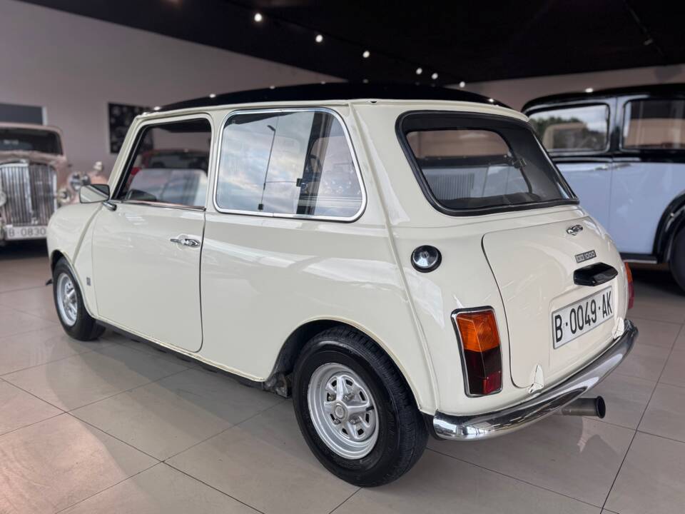Image 6/38 de Mini 850 (1974)